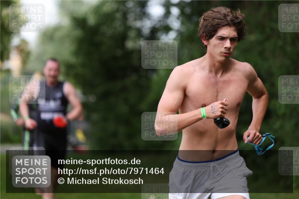 15.06.2025 - 7 Türme Triathlon Michael Strokosch http://msf.ph/oto/7971464 15.06.2025 13:00:22 Schwimmen 193, 705, 1092 meine-sportfotos.de