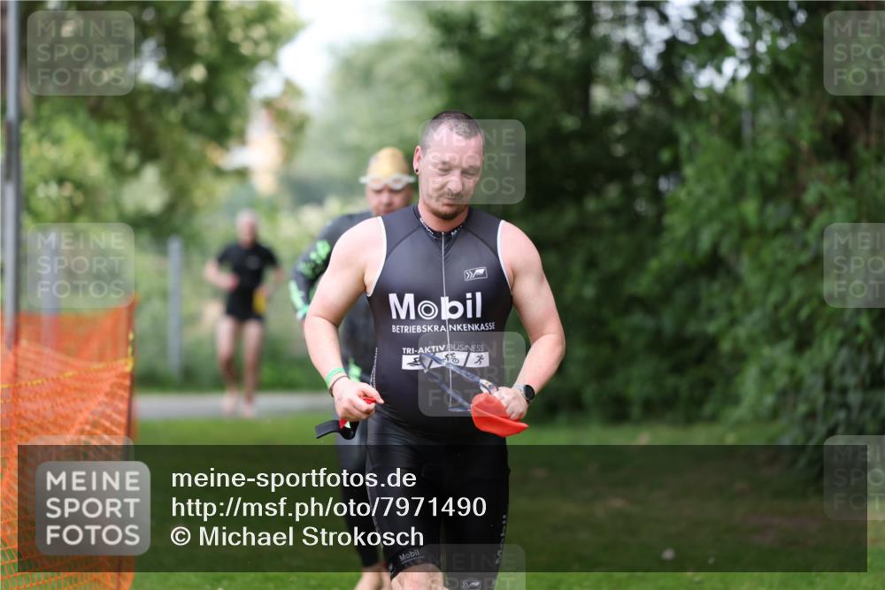 15.06.2025 - 7 Türme Triathlon Michael Strokosch http://msf.ph/oto/7971490 15.06.2025 13:00:24 Schwimmen 193, 705, 1092 meine-sportfotos.de
