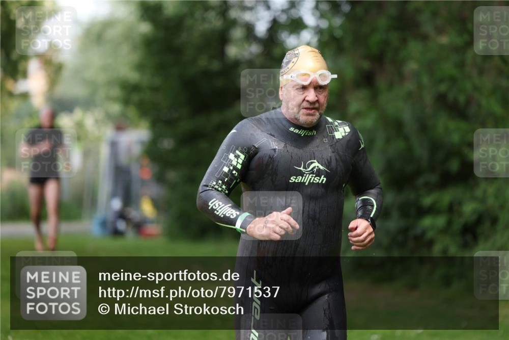 15.06.2025 - 7 Türme Triathlon Michael Strokosch http://msf.ph/oto/7971537 15.06.2025 13:00:26 Schwimmen 193, 705, 1092 meine-sportfotos.de