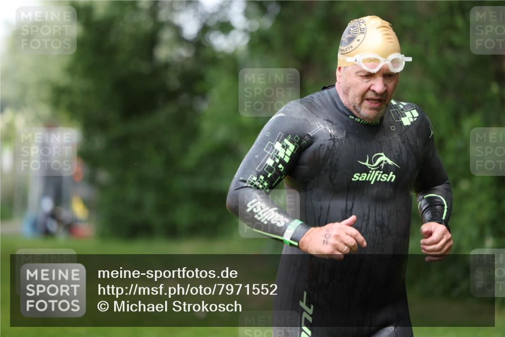 15.06.2025 - 7 Türme Triathlon Michael Strokosch http://msf.ph/oto/7971552 15.06.2025 13:00:27 Schwimmen 193, 705, 1092 meine-sportfotos.de