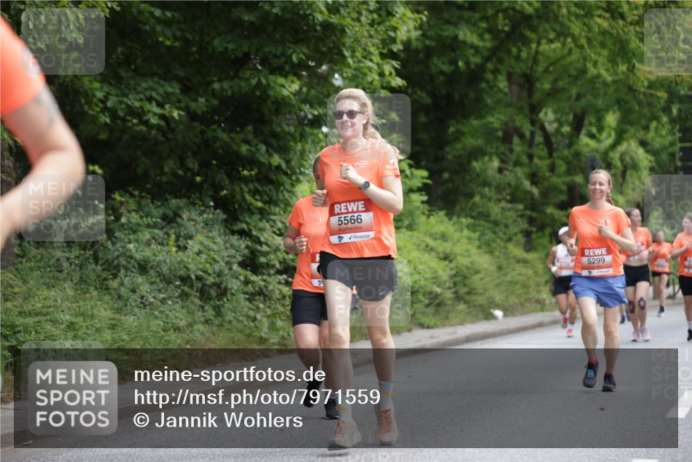 15.06.2025 - REWE Women's Run Jannik Wohlers http://msf.ph/oto/7971559 15.06.2025 10:06:32 Laufen 5566, 5299 meine-sportfotos.de