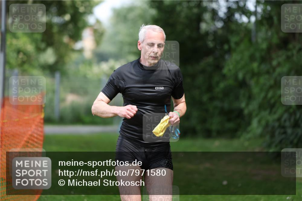 15.06.2025 - 7 Türme Triathlon Michael Strokosch http://msf.ph/oto/7971580 15.06.2025 13:00:34 Schwimmen 193, 705 meine-sportfotos.de