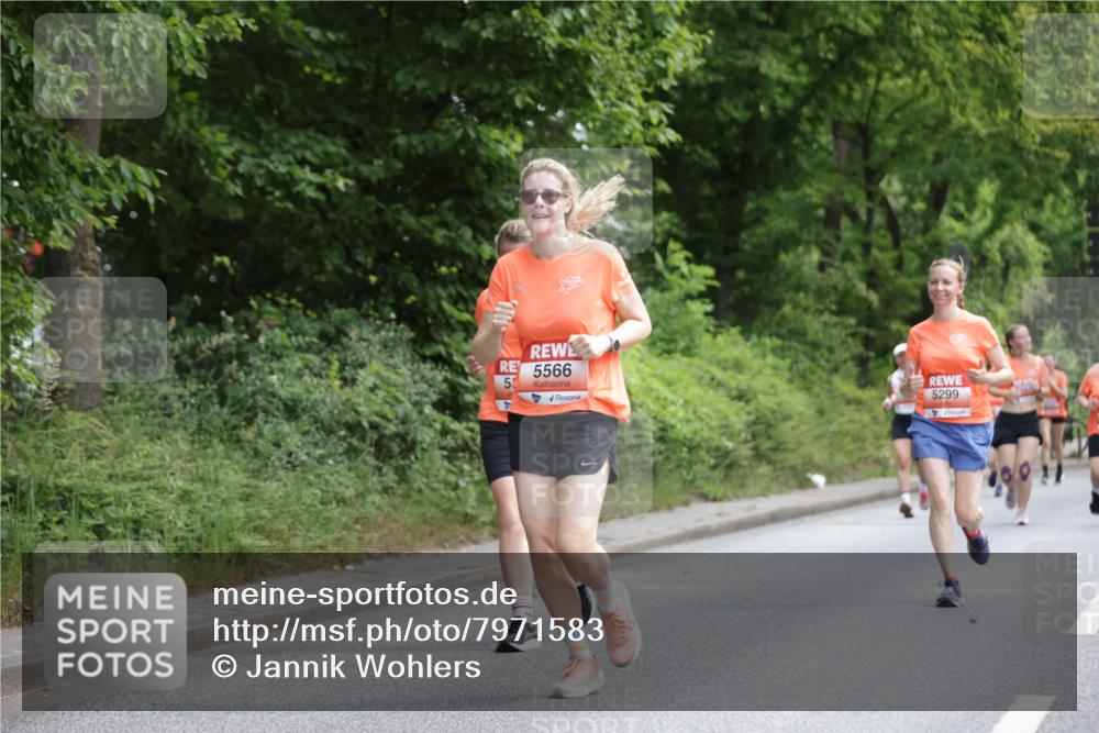 15.06.2025 - REWE Women's Run Jannik Wohlers http://msf.ph/oto/7971583 15.06.2025 10:06:32 Laufen 5566, 5, 5299 meine-sportfotos.de