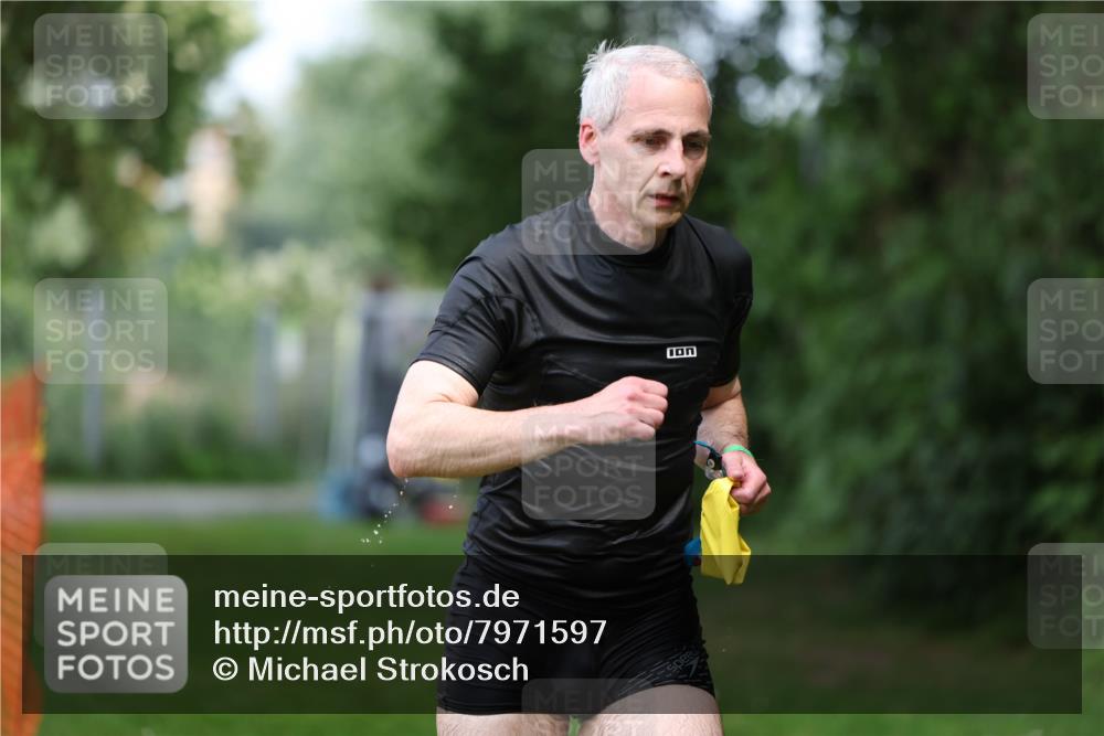 15.06.2025 - 7 Türme Triathlon Michael Strokosch http://msf.ph/oto/7971597 15.06.2025 13:00:34 Schwimmen 193, 705 meine-sportfotos.de