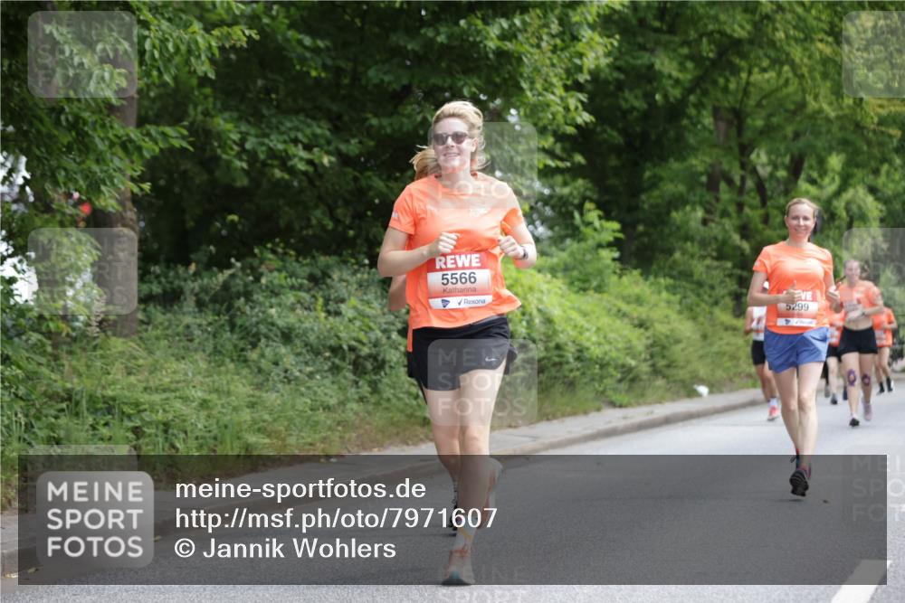 15.06.2025 - REWE Women's Run Jannik Wohlers http://msf.ph/oto/7971607 15.06.2025 10:06:33 Laufen 5566, 5299 meine-sportfotos.de