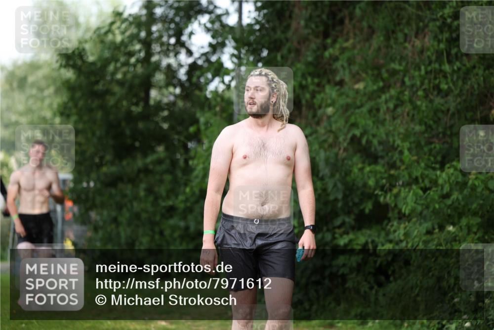 15.06.2025 - 7 Türme Triathlon Michael Strokosch http://msf.ph/oto/7971612 15.06.2025 13:00:55 Schwimmen 847, 1200 meine-sportfotos.de