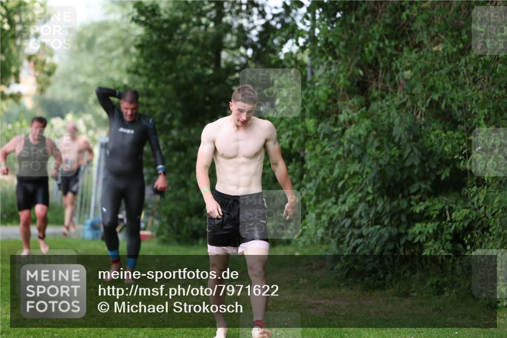 15.06.2025 - 7 Türme Triathlon Michael Strokosch http://msf.ph/oto/7971622 15.06.2025 13:01:00 Schwimmen 847, 1080, 1096, 1192, 1200 meine-sportfotos.de