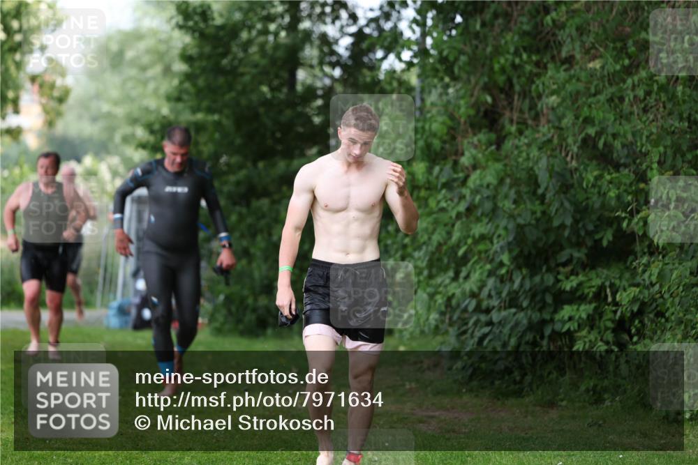 15.06.2025 - 7 Türme Triathlon Michael Strokosch http://msf.ph/oto/7971634 15.06.2025 13:01:00 Schwimmen 847, 1080, 1096, 1192, 1200 meine-sportfotos.de