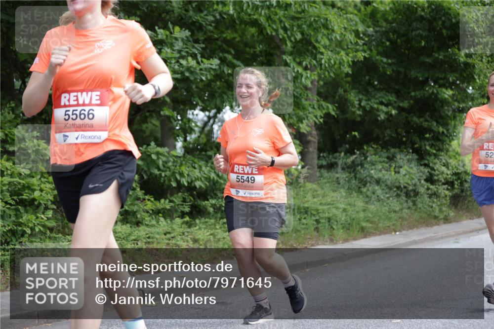 15.06.2025 - REWE Women's Run Jannik Wohlers http://msf.ph/oto/7971645 15.06.2025 10:06:35 Laufen 5566, 5549, 52 meine-sportfotos.de