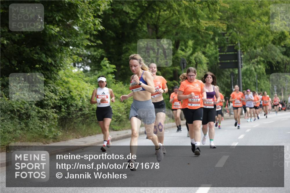 15.06.2025 - REWE Women's Run Jannik Wohlers http://msf.ph/oto/7971678 15.06.2025 10:06:36 Laufen 5682, 43, 5115, 5302 meine-sportfotos.de