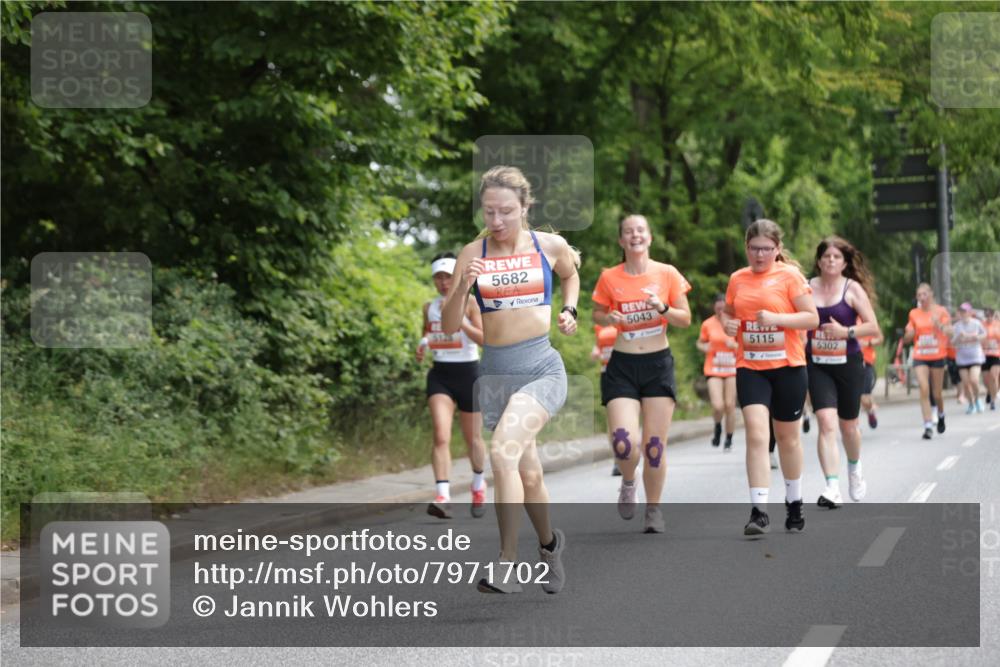 15.06.2025 - REWE Women's Run Jannik Wohlers http://msf.ph/oto/7971702 15.06.2025 10:06:37 Laufen 5120, 5682, 5043, 5115, 5302 meine-sportfotos.de