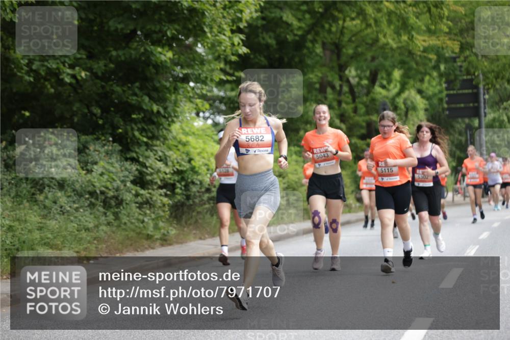 15.06.2025 - REWE Women's Run Jannik Wohlers http://msf.ph/oto/7971707 15.06.2025 10:06:37 Laufen 5128, 5682, 5043, 17, 5115, 5302 meine-sportfotos.de