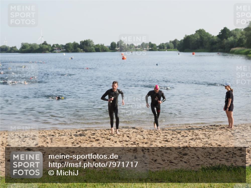 21.06.2025 - 27. Vierlanden-Triathlon MichiJ http://msf.ph/oto/7971717 15.06.2026 08:32:19 Schwimmen 50, 188 meine-sportfotos.de