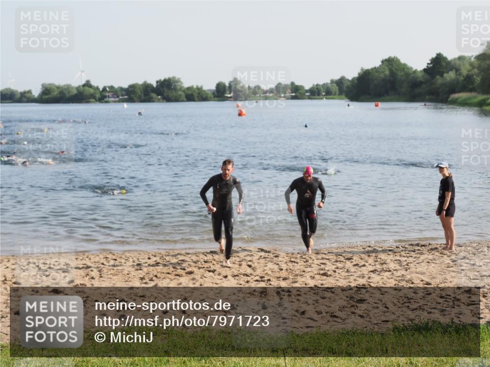 21.06.2025 - 27. Vierlanden-Triathlon MichiJ http://msf.ph/oto/7971723 15.06.2026 08:32:20 Schwimmen 50, 188 meine-sportfotos.de