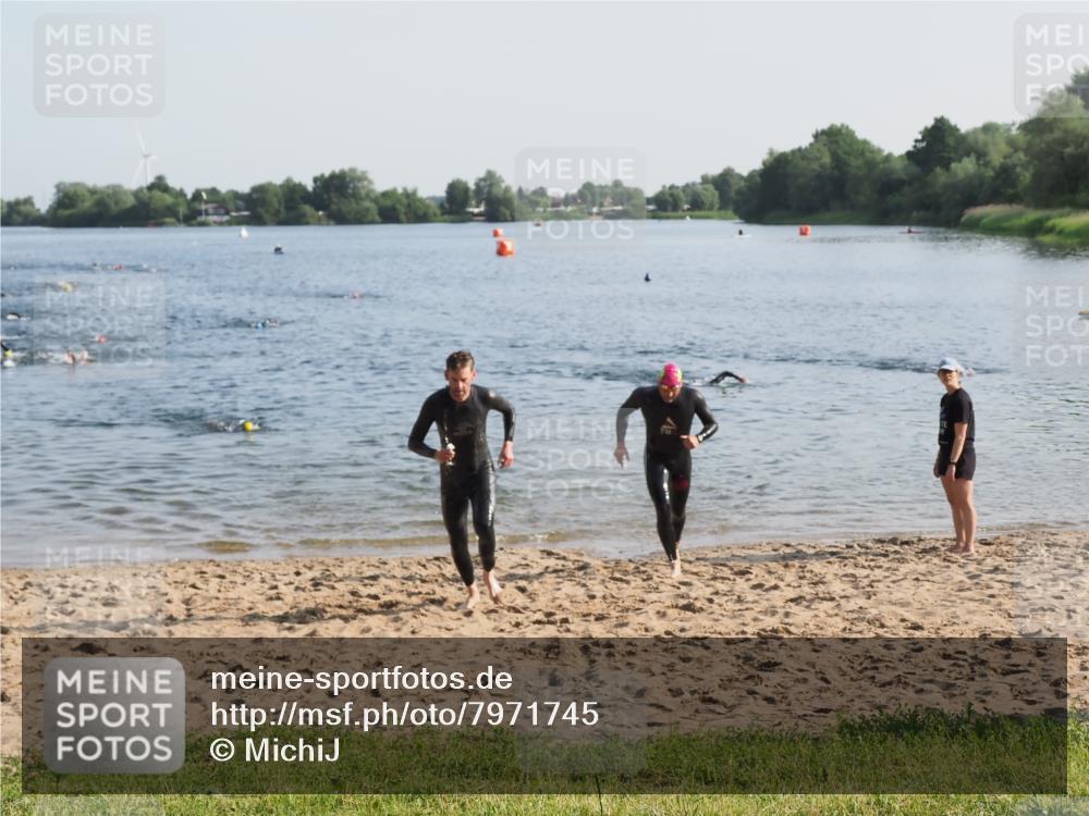 21.06.2025 - 27. Vierlanden-Triathlon MichiJ http://msf.ph/oto/7971745 15.06.2026 08:32:20 Schwimmen 50, 188 meine-sportfotos.de
