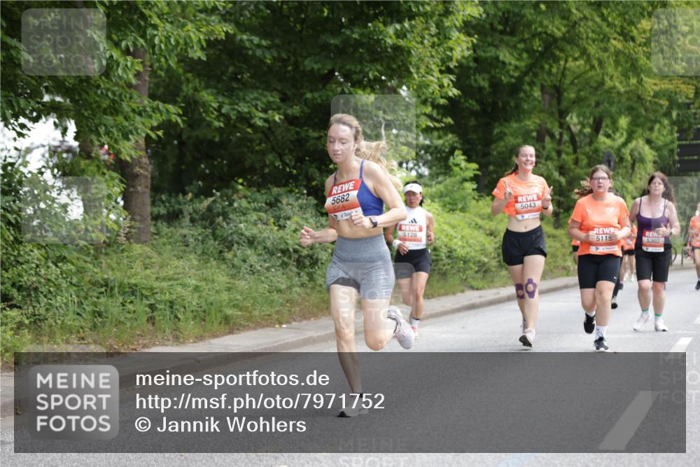 15.06.2025 - REWE Women's Run Jannik Wohlers http://msf.ph/oto/7971752 15.06.2025 10:06:37 Laufen 5682, 5043, 5128, 5115, 5302 meine-sportfotos.de