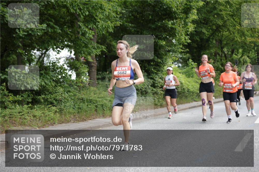 15.06.2025 - REWE Women's Run Jannik Wohlers http://msf.ph/oto/7971783 15.06.2025 10:06:38 Laufen 5682, 5043, 513, 5302, 5115 meine-sportfotos.de