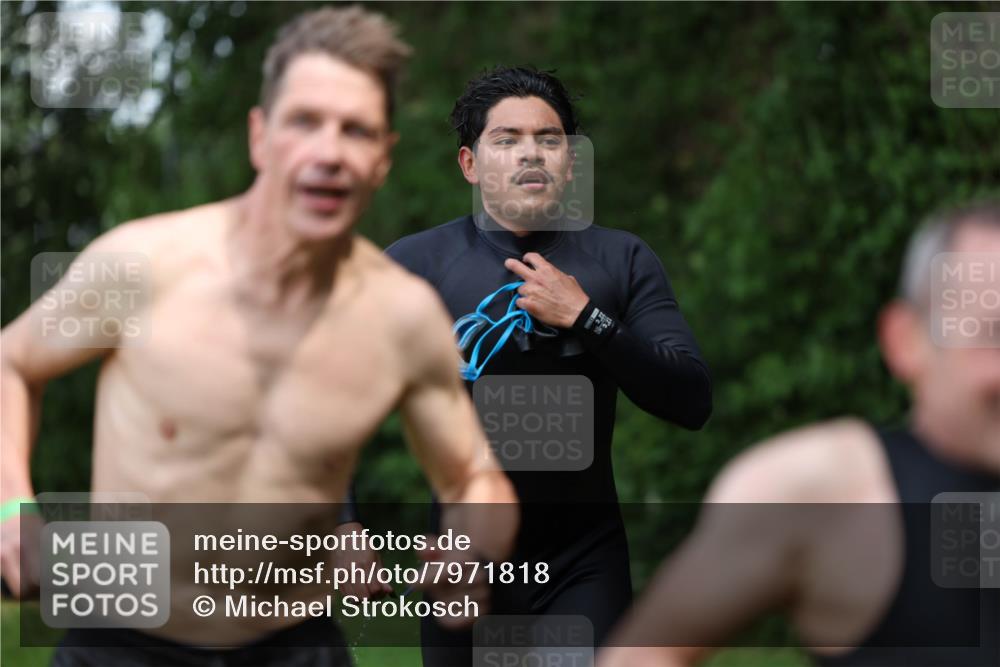 15.06.2025 - 7 Türme Triathlon Michael Strokosch http://msf.ph/oto/7971818 15.06.2025 13:01:20 Schwimmen 702, 759, 785, 972, 1080, 1096, 1192, 1200 meine-sportfotos.de