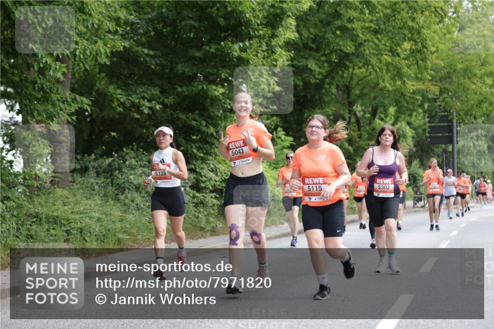 15.06.2025 - REWE Women's Run Jannik Wohlers http://msf.ph/oto/7971820 15.06.2025 10:06:39 Laufen 5128, 5043, 5115, 5302 meine-sportfotos.de