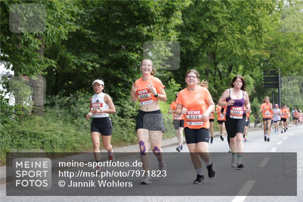 15.06.2025 - REWE Women's Run Jannik Wohlers http://msf.ph/oto/7971823 15.06.2025 10:06:39 Laufen 5108, 5043, 5115, 5302 meine-sportfotos.de
