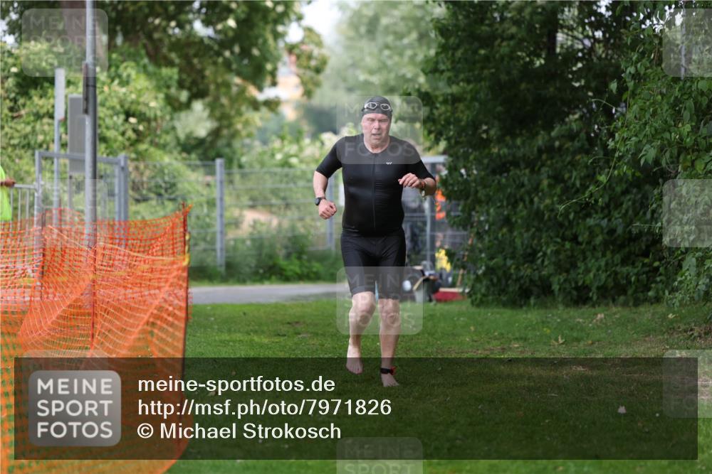 15.06.2025 - 7 Türme Triathlon Michael Strokosch http://msf.ph/oto/7971826 15.06.2025 13:01:41 Schwimmen 834 meine-sportfotos.de