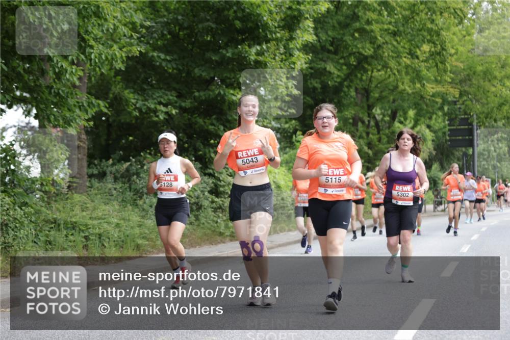 15.06.2025 - REWE Women's Run Jannik Wohlers http://msf.ph/oto/7971841 15.06.2025 10:06:39 Laufen 5128, 5043, 50, 5115, 5302 meine-sportfotos.de