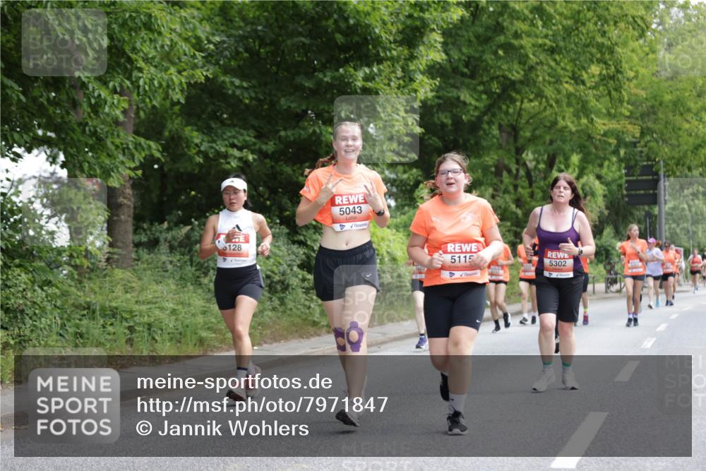 15.06.2025 - REWE Women's Run Jannik Wohlers http://msf.ph/oto/7971847 15.06.2025 10:06:39 Laufen 128, 5043, 4, 5115, 5302 meine-sportfotos.de