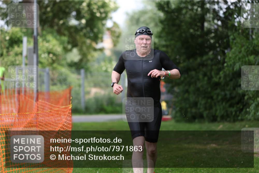 15.06.2025 - 7 Türme Triathlon Michael Strokosch http://msf.ph/oto/7971863 15.06.2025 13:01:43 Schwimmen 834 meine-sportfotos.de