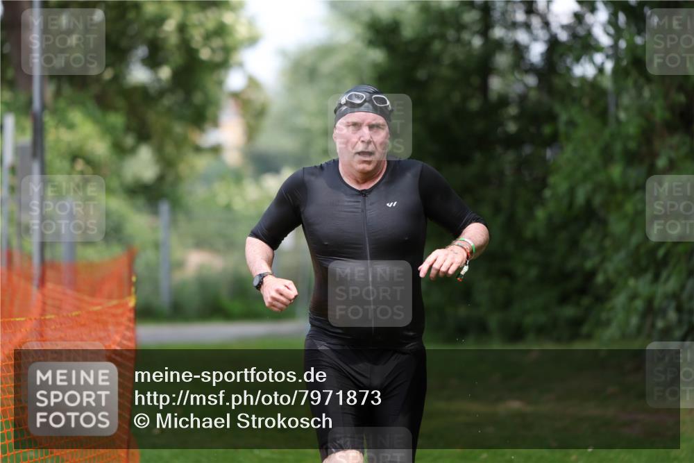 15.06.2025 - 7 Türme Triathlon Michael Strokosch http://msf.ph/oto/7971873 15.06.2025 13:01:44 Schwimmen 834 meine-sportfotos.de