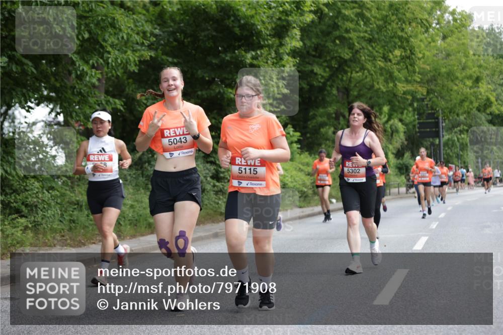 15.06.2025 - REWE Women's Run Jannik Wohlers http://msf.ph/oto/7971908 15.06.2025 10:06:40 Laufen 5043, 5115, 5302 meine-sportfotos.de
