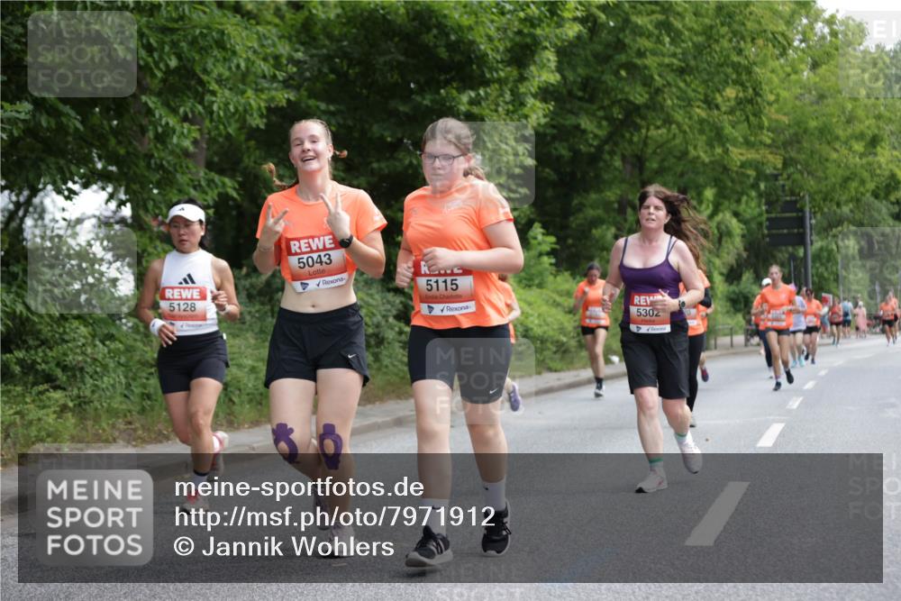 15.06.2025 - REWE Women's Run Jannik Wohlers http://msf.ph/oto/7971912 15.06.2025 10:06:40 Laufen 5128, 5043, 5115, 5302 meine-sportfotos.de
