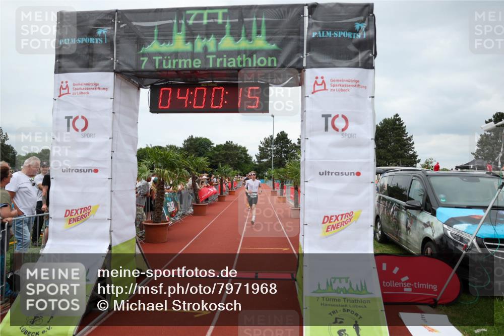 15.06.2025 - 7 Türme Triathlon Michael Strokosch http://msf.ph/oto/7971968 15.06.2025 14:00:15 Ziel 496, 551, 938 meine-sportfotos.de