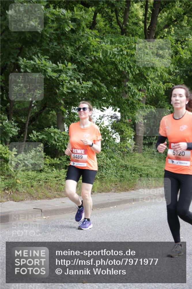 15.06.2025 - REWE Women's Run Jannik Wohlers http://msf.ph/oto/7971977 15.06.2025 10:06:44 Laufen 5489, 5120 meine-sportfotos.de