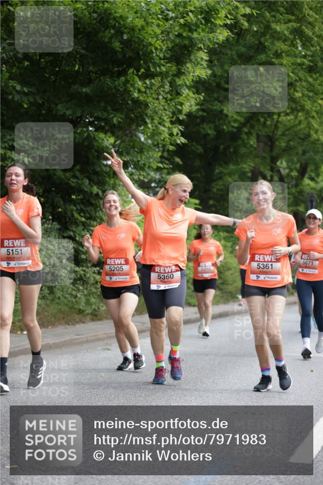15.06.2025 - REWE Women's Run Jannik Wohlers http://msf.ph/oto/7971983 15.06.2025 10:06:45 Laufen 5151, 5205, 5360, 5295, 5361, 5071 meine-sportfotos.de