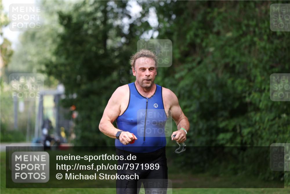 15.06.2025 - 7 Türme Triathlon Michael Strokosch http://msf.ph/oto/7971989 15.06.2025 13:02:29 Schwimmen 1083, 1118, 1173 meine-sportfotos.de