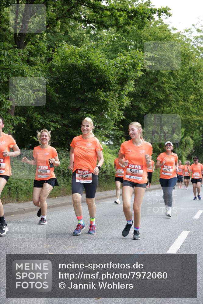 15.06.2025 - REWE Women's Run Jannik Wohlers http://msf.ph/oto/7972060 15.06.2025 10:06:46 Laufen 5205, 5360, 5071, 5361, 5295 meine-sportfotos.de