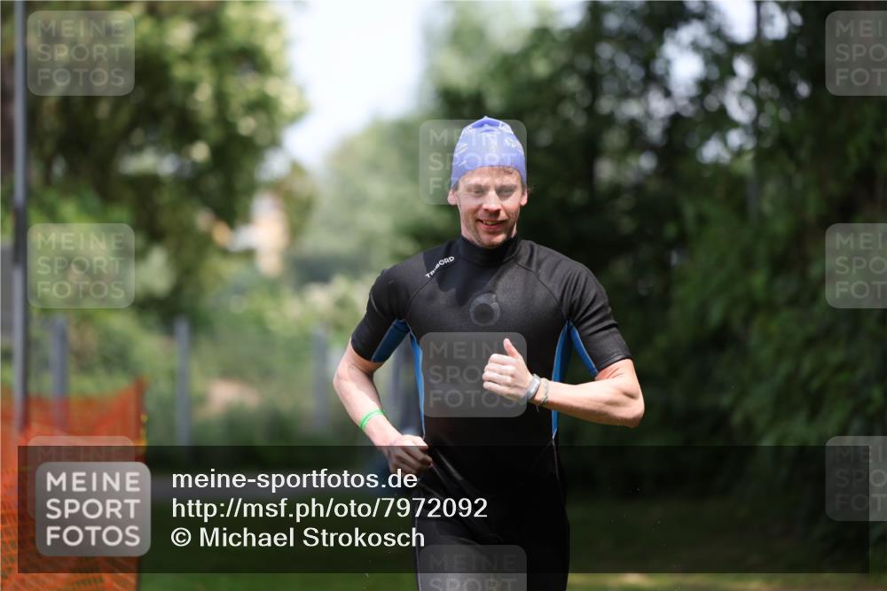 15.06.2025 - 7 Türme Triathlon Michael Strokosch http://msf.ph/oto/7972092 15.06.2025 13:03:33 Schwimmen 1078 meine-sportfotos.de