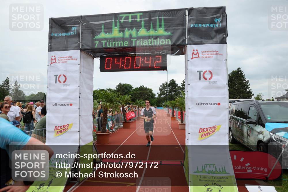 15.06.2025 - 7 Türme Triathlon Michael Strokosch http://msf.ph/oto/7972172 15.06.2025 14:00:41 Ziel 986, 1177 meine-sportfotos.de