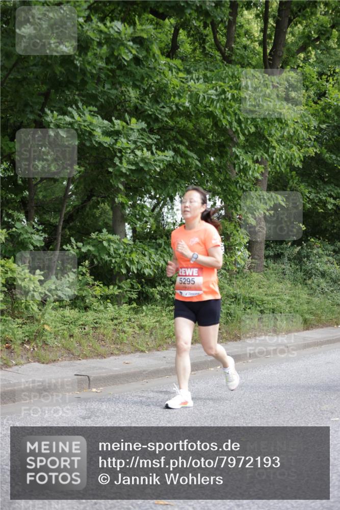 15.06.2025 - REWE Women's Run Jannik Wohlers http://msf.ph/oto/7972193 15.06.2025 10:06:50 Laufen 5295 meine-sportfotos.de