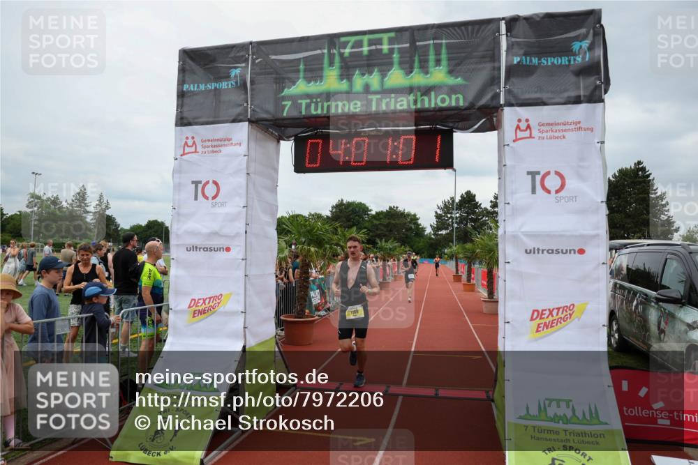 15.06.2025 - 7 Türme Triathlon Michael Strokosch http://msf.ph/oto/7972206 15.06.2025 14:01:01 Ziel 523, 1166 meine-sportfotos.de