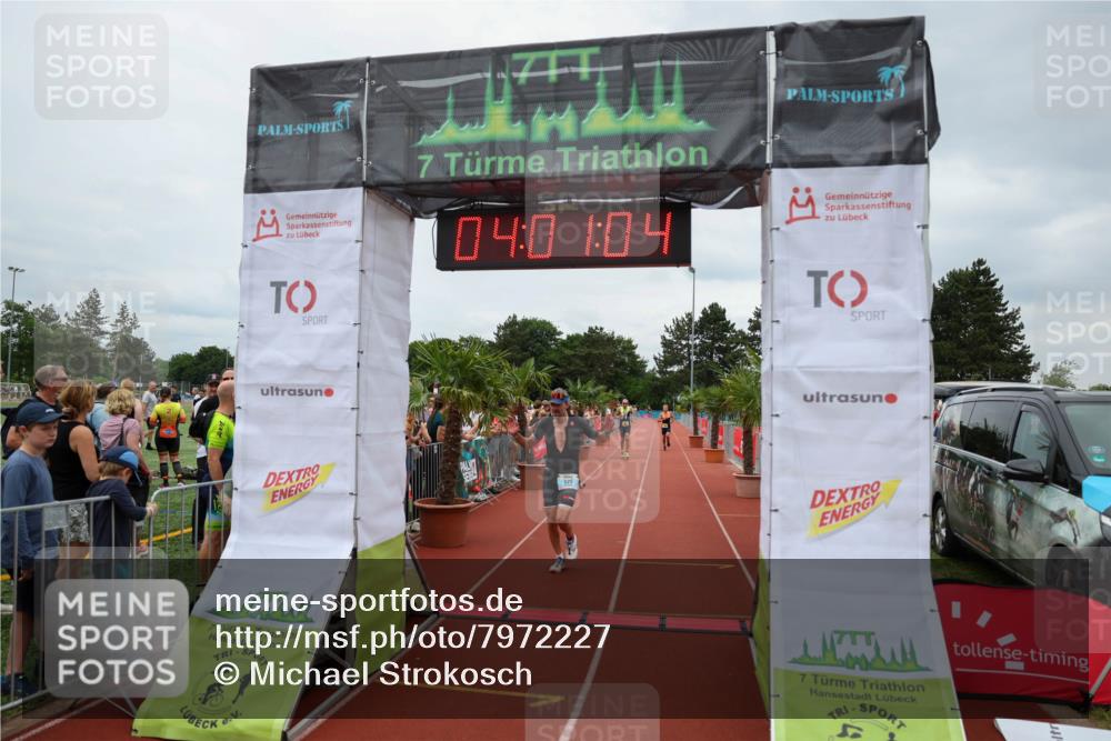 15.06.2025 - 7 Türme Triathlon Michael Strokosch http://msf.ph/oto/7972227 15.06.2025 14:01:03 Ziel 523, 1166 meine-sportfotos.de