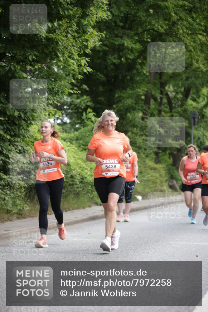 15.06.2025 - REWE Women's Run Jannik Wohlers http://msf.ph/oto/7972258 15.06.2025 10:06:54 Laufen 5436, 5438 meine-sportfotos.de
