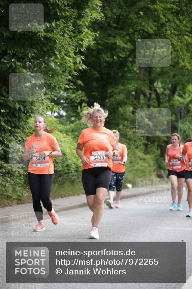15.06.2025 - REWE Women's Run Jannik Wohlers http://msf.ph/oto/7972265 15.06.2025 10:06:54 Laufen 5436, 5438 meine-sportfotos.de
