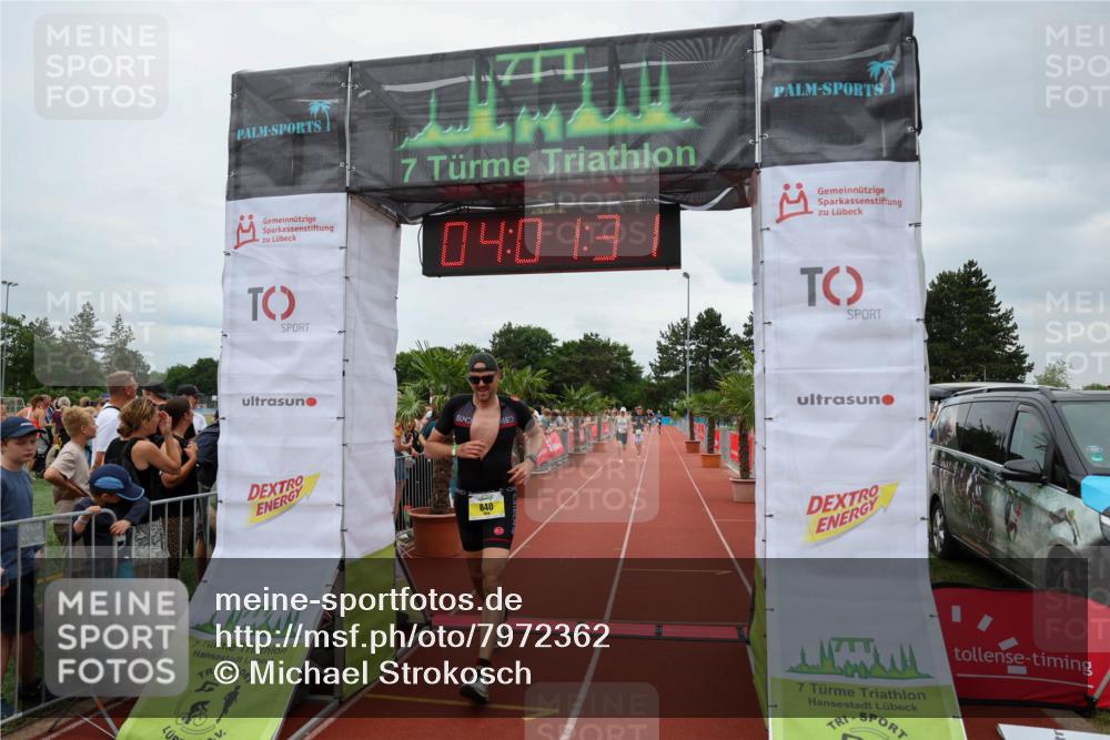 15.06.2025 - 7 Türme Triathlon Michael Strokosch http://msf.ph/oto/7972362 15.06.2025 14:01:31 Ziel 395, 740, 840 meine-sportfotos.de