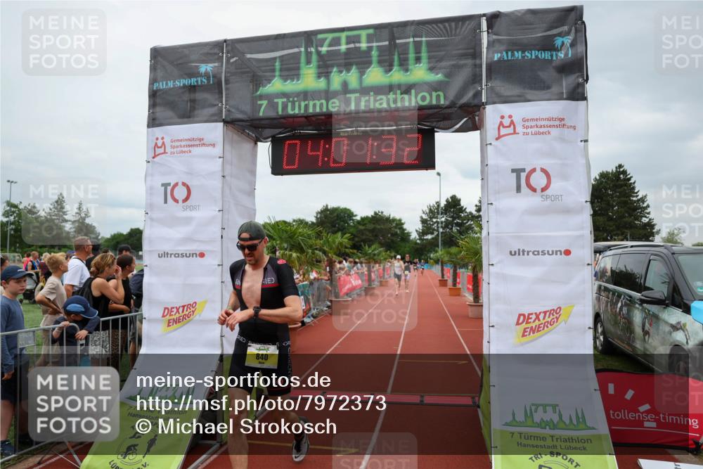 15.06.2025 - 7 Türme Triathlon Michael Strokosch http://msf.ph/oto/7972373 15.06.2025 14:01:32 Ziel 395, 740, 840, 1152 meine-sportfotos.de