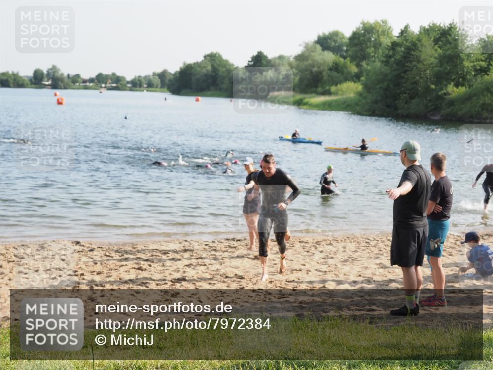 21.06.2025 - 27. Vierlanden-Triathlon MichiJ http://msf.ph/oto/7972384 15.06.2026 08:34:00 Schwimmen 49, 78 meine-sportfotos.de