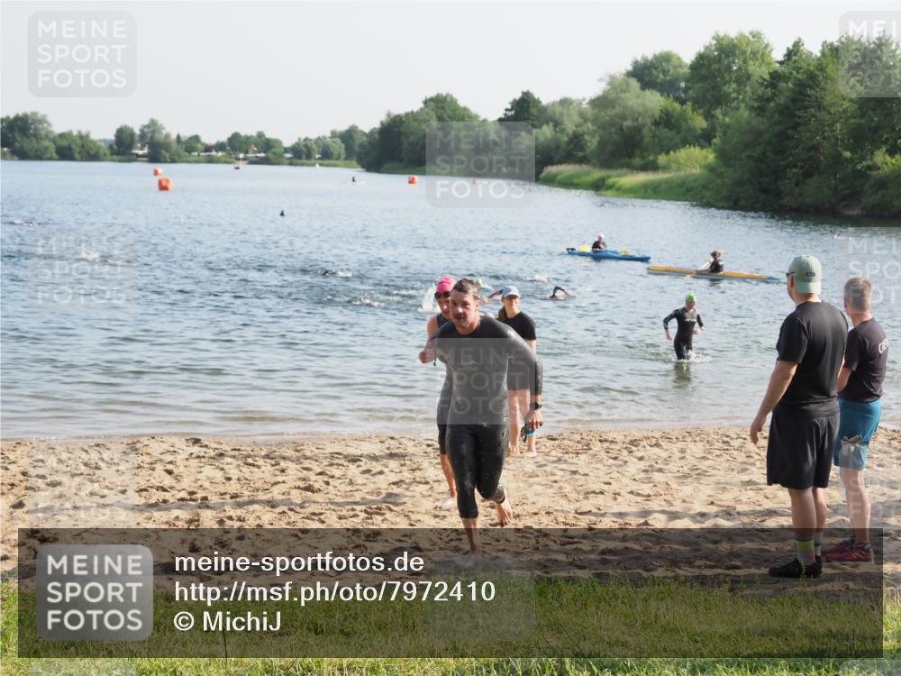 21.06.2025 - 27. Vierlanden-Triathlon MichiJ http://msf.ph/oto/7972410 15.06.2026 08:34:01 Schwimmen 49, 78 meine-sportfotos.de