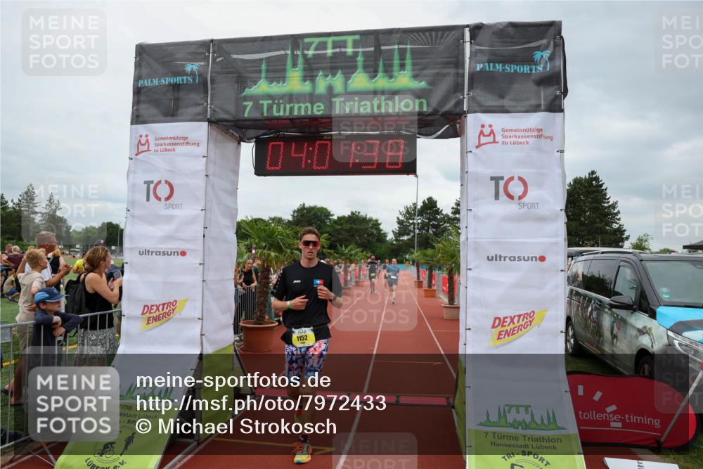 15.06.2025 - 7 Türme Triathlon Michael Strokosch http://msf.ph/oto/7972433 15.06.2025 14:01:37 Ziel 740, 840, 1152, 1159 meine-sportfotos.de