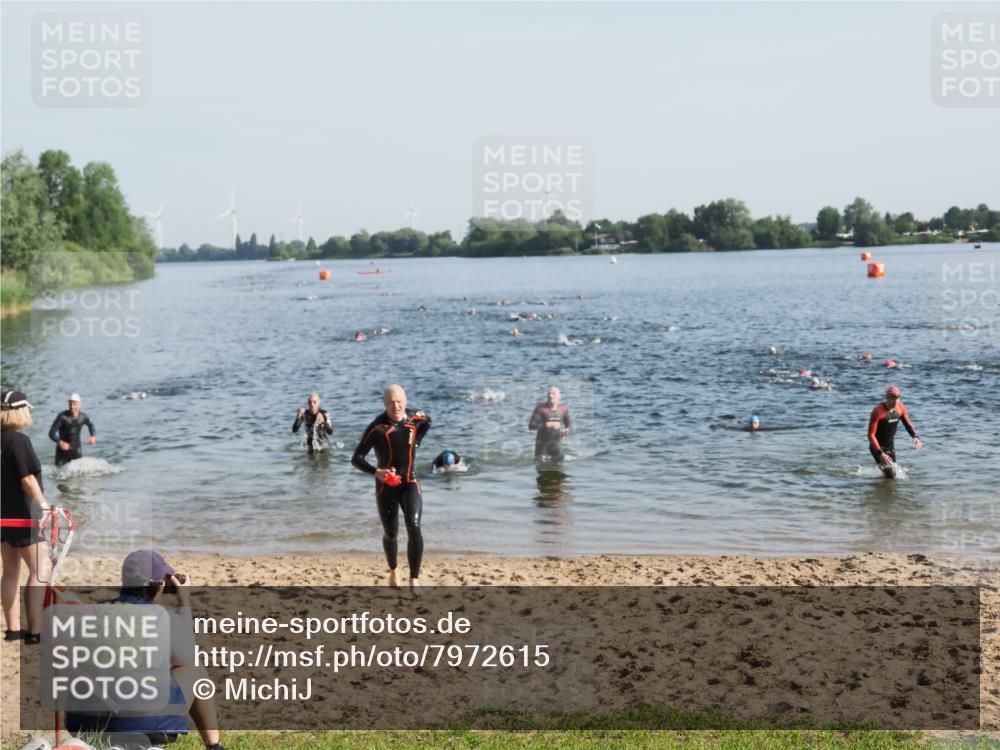 21.06.2025 - 27. Vierlanden-Triathlon MichiJ http://msf.ph/oto/7972615 15.06.2026 08:34:48 Schwimmen 46, 124, 149 meine-sportfotos.de