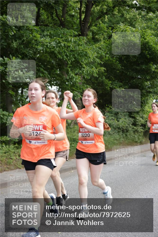 15.06.2025 - REWE Women's Run Jannik Wohlers http://msf.ph/oto/7972625 15.06.2025 10:07:14 Laufen 5124, 5220, 564 meine-sportfotos.de
